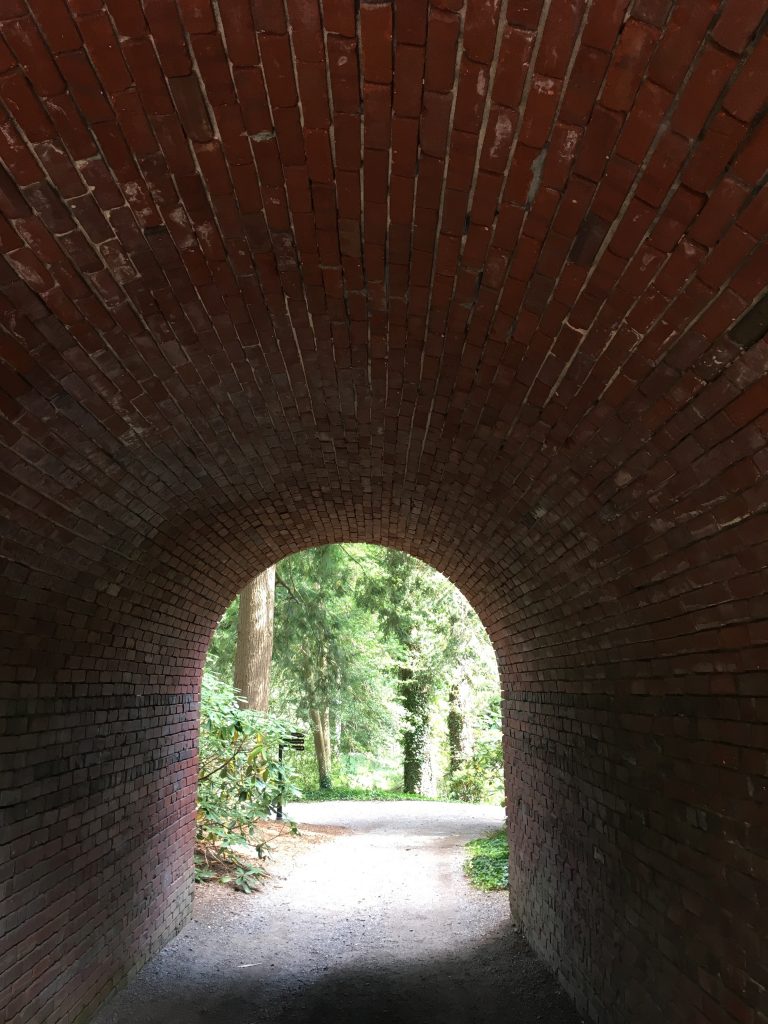 Garden tunnel