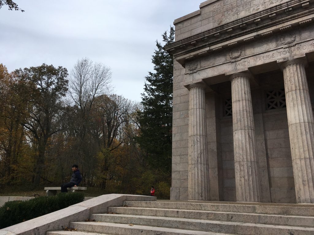 The monument to Lincoln's birthplace at the National Park 